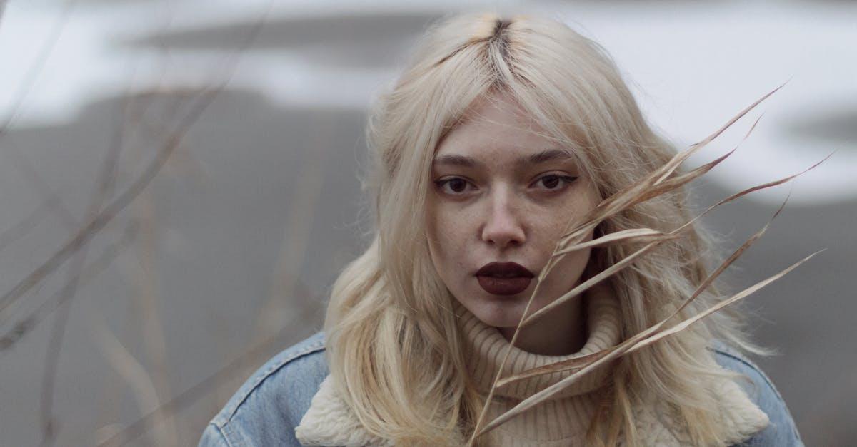 Ciemny blond w roli głównej: jak zrobić ombre, które rozświetli fryzurę