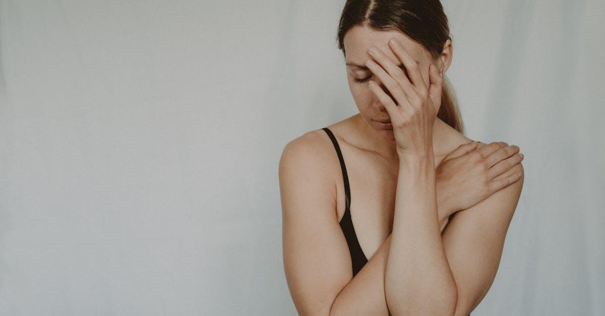 Pachwinowe włókniaki? Usuń je bezpiecznie i bez stresu — przewodnik po skutecznych metodach