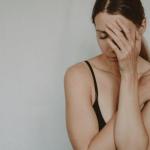 Pachwinowe włókniaki? Usuń je bezpiecznie i bez stresu — przewodnik po skutecznych metodach