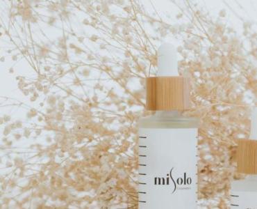 Duet, który odmładza i koi: bakuchiol z wąkrotą azjatycką w serum dla wrażliwej cery