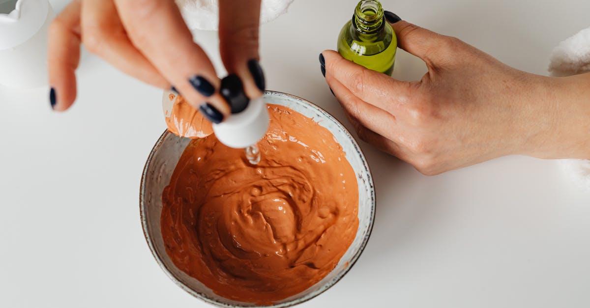 Soczyste nawilżenie z kuchni: bananowo‑jogurtowa maska, która ratuje suchą cerę w 15 minut