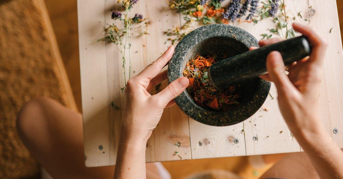 Domowe wsparcie równowagi hormonalnej: jak łagodnie wspomóc organizm przy hipogonadyzmie hipogonadotropowym