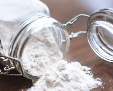 Ryżowa gładkość: naturalne peelingi DIY dla promiennej cery